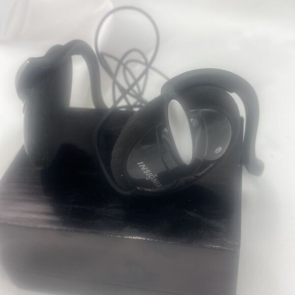 INSIGNIA COMPACT DISC (CD) AUDIO PLAYER - Picture 8 of 12